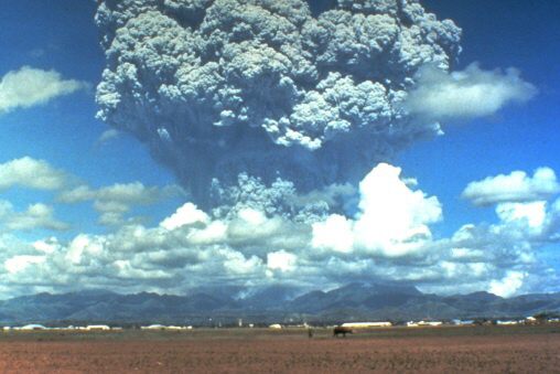 Fotky: Vulkanismus (erupce sopky Pinatubo)